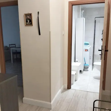 Night Host Trzebnicka 84 Free Parking