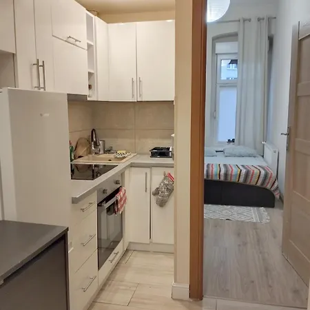 Night Host Trzebnicka 84 Free Parking