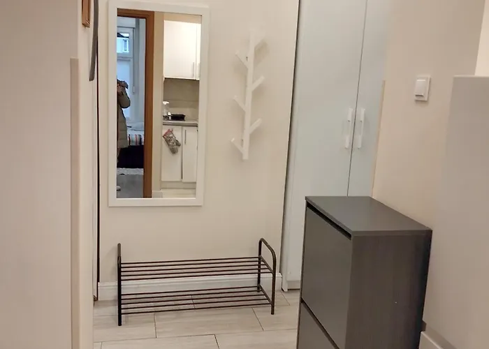 아파트 Night Host Trzebnicka 84 Free Parking *