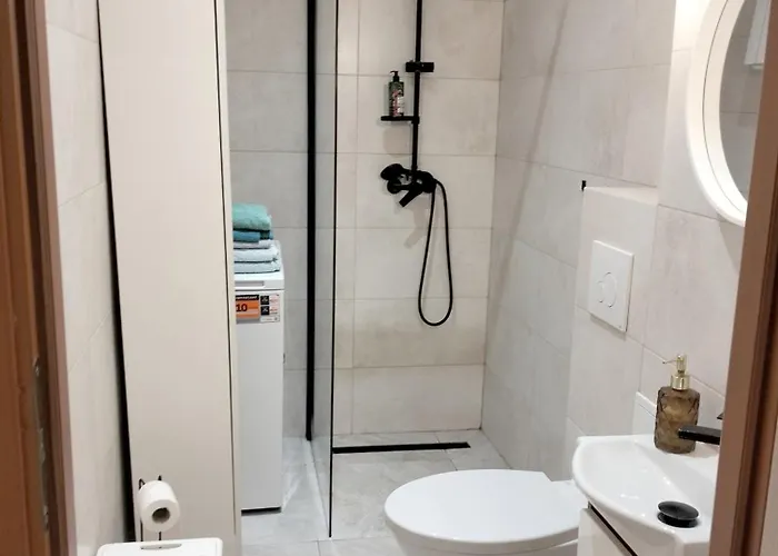 Appartement Night Host Trzebnicka 84 Free Parking *