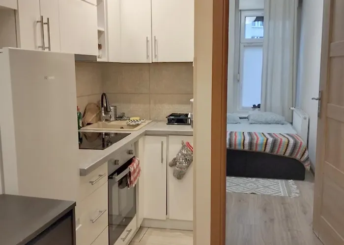 Night Host Trzebnicka 84 Free Parking