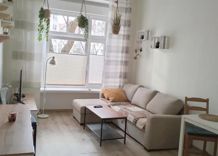 Night Host Trzebnicka 84 Free Parking 브로츠와프